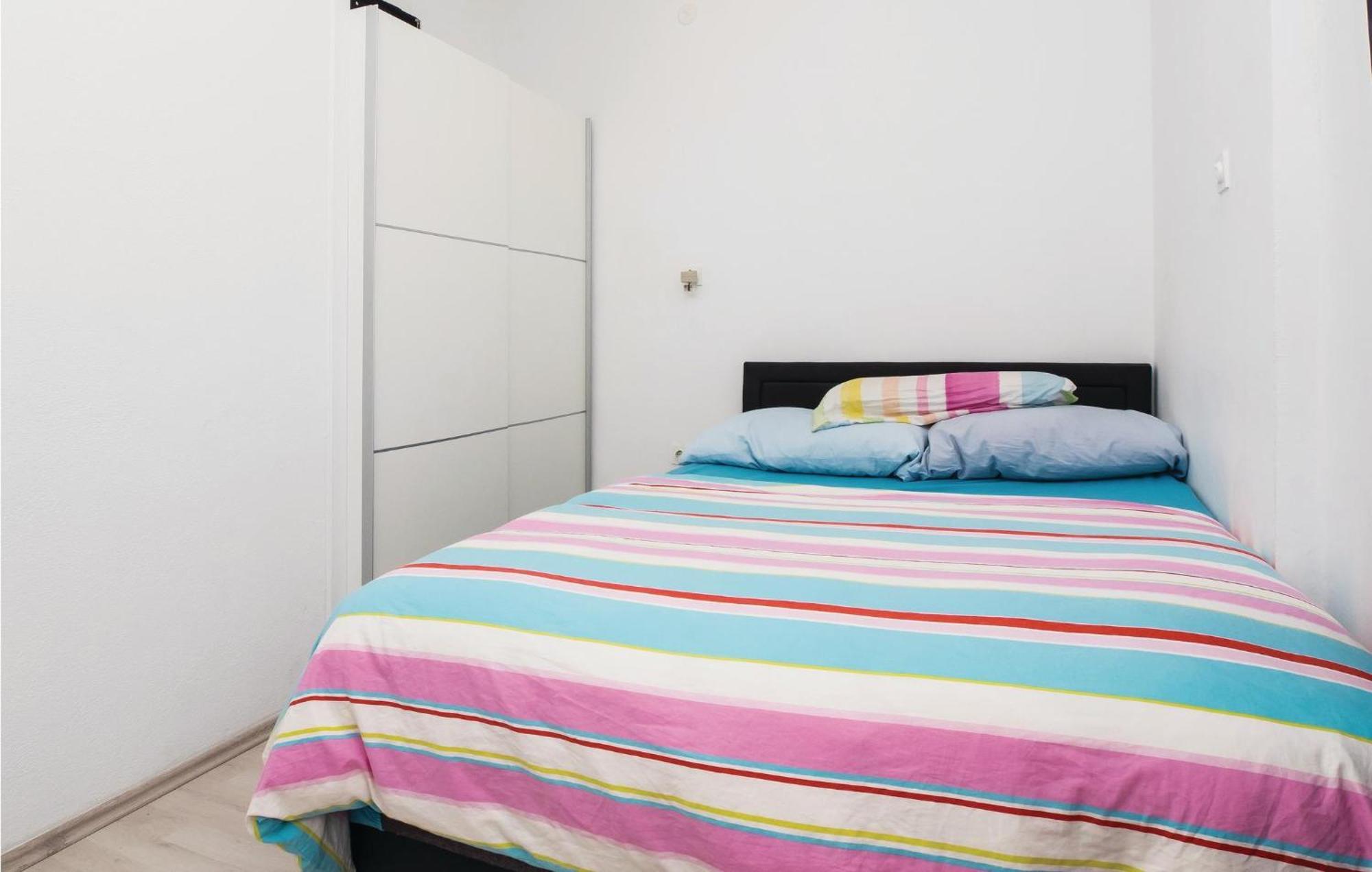 Cozy Apartment In Split With Kitchenette ภายนอก รูปภาพ