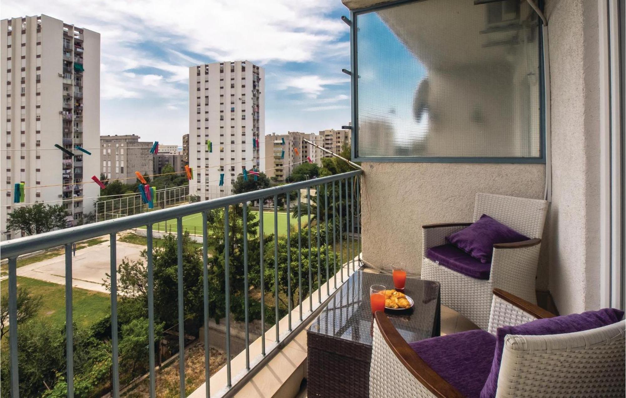 Cozy Apartment In Split With Kitchenette ภายนอก รูปภาพ